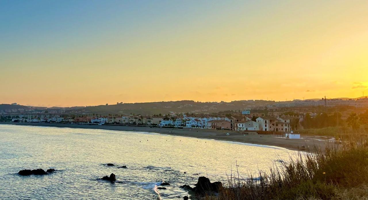 Atico Con Gran Terraza A 50 Metros De La Playa De Casares Apartment San Luis de Sabinillas Exterior photo